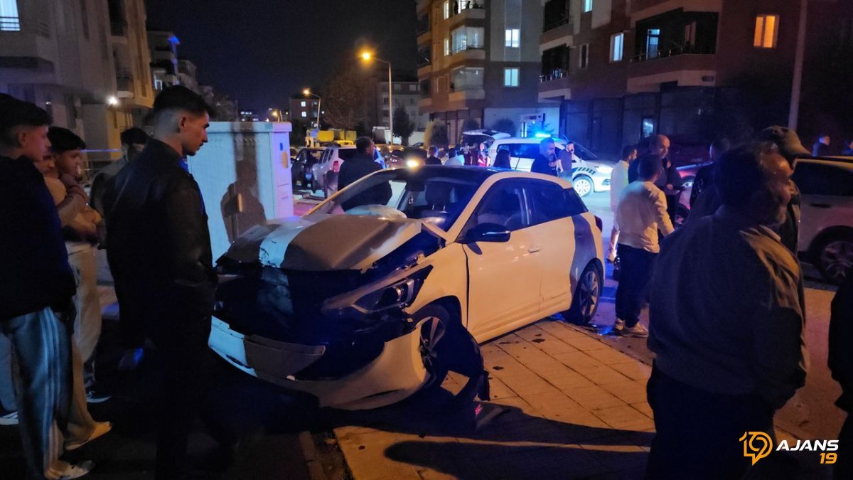 Çorum'da Tüyler Ürperten Kaza: Kavşakta Ölümle Dans Eden Otomobiller Can Aldı!