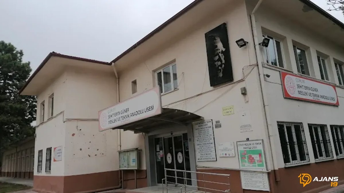 Geleceğin Yıldızları Çorum'da Toplanıyor: 400 KONTENJAN, 1000'LERCE BAŞVURU! Hangi Okul Kapılarını Kapattı?