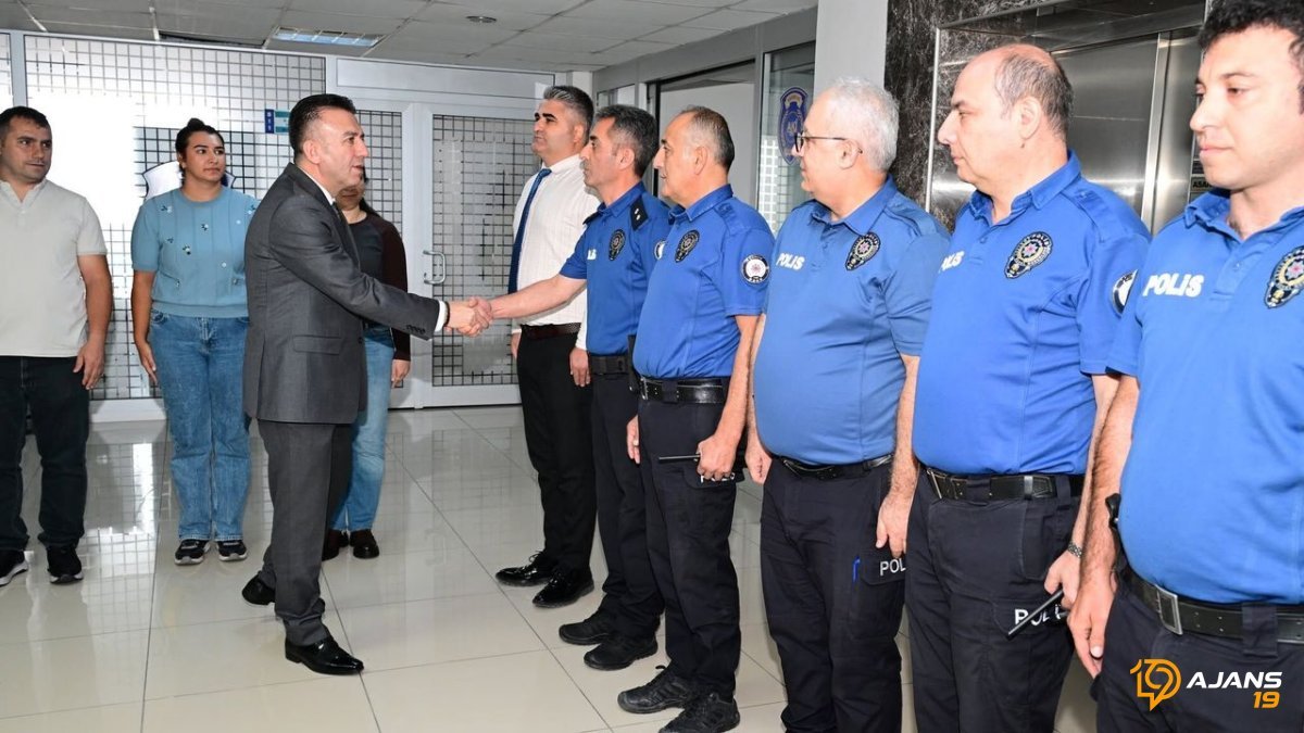 Atama Sonrası Çorum'a Veda Eden İl Emniyet Müdürü Arif Pehlivan'dan Duygusal Anlar: 'Yeni Görev Yerimde Başarıyla Hizmet Edeceğim'