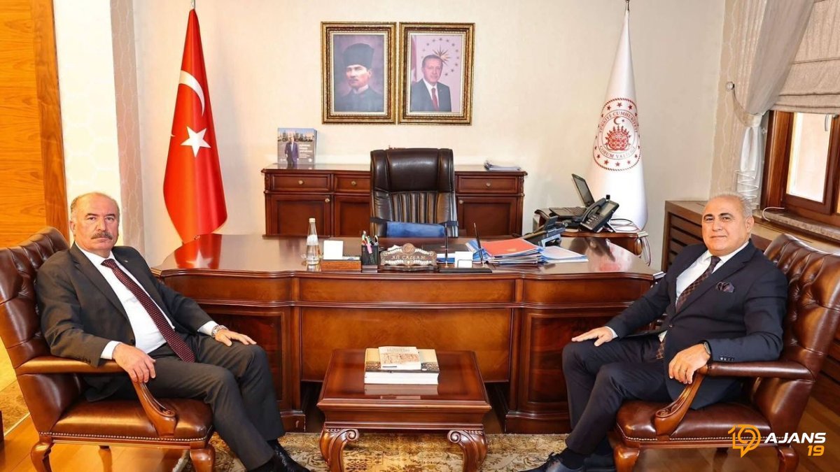 Çorum'da Kritik Buluşma: Vakıf Başkanı Bilan'dan Şehir Liderlerine Özel Ziyaret!