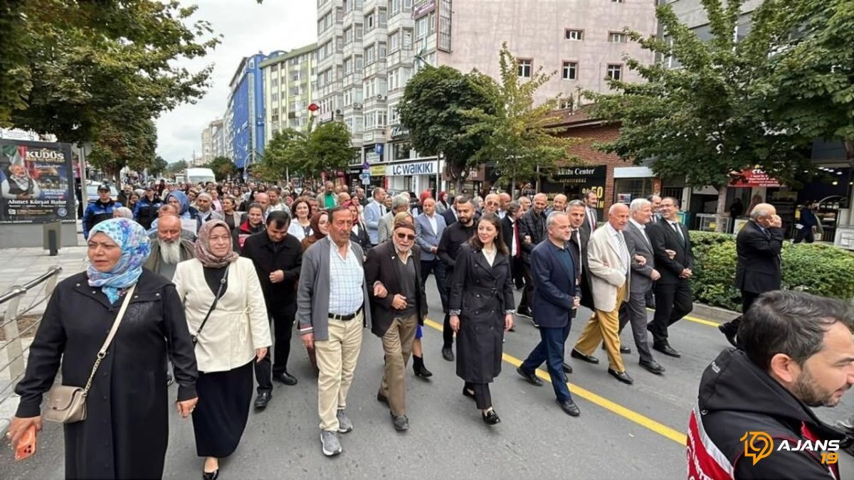 Çorum'da Yaşlılara Vurgu: Toplumun Kadim Bilgeleri Yürüyüşle Anıldı!