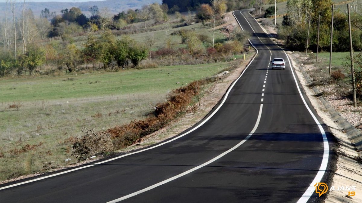 Trafiğin Kaderini Değiştirecek Hamle: Köy Yollarında 1 Kat Asfalt Sathi Kaplama İle Devrim Başlıyor!