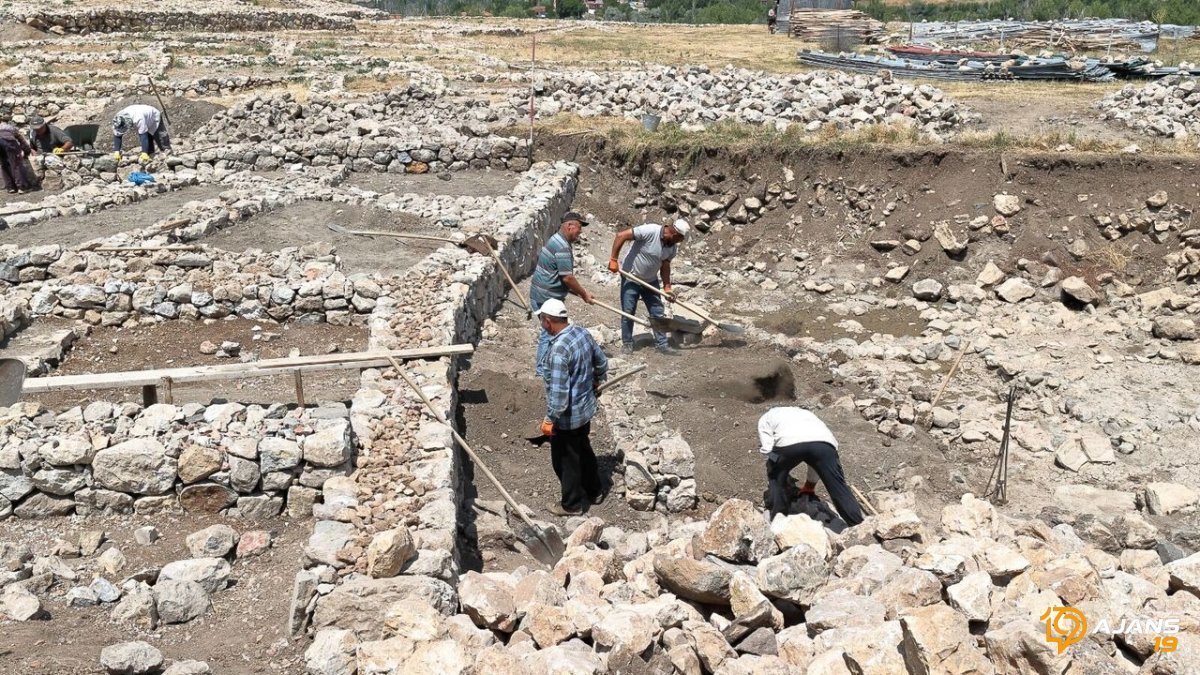 3500 Yıllık Tarihin Kalbinde Nefes Kesen Restorasyon: Hattuşa'nın Gizemli Mahallesi Yeniden Hayat Buluyor!