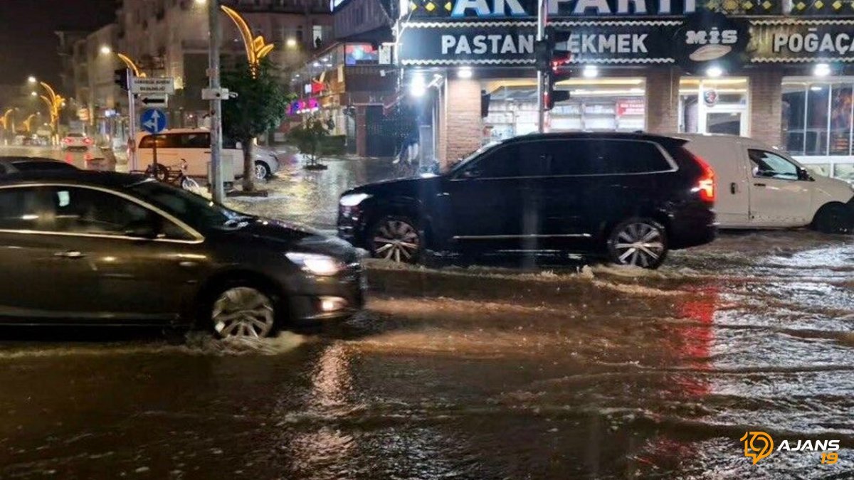 Alaca'da Gökyüzü Beyaza Bürüdü! Şiddetli Dolu Hayatı Felç Etti, Yollar Buz Pistine Döndü!