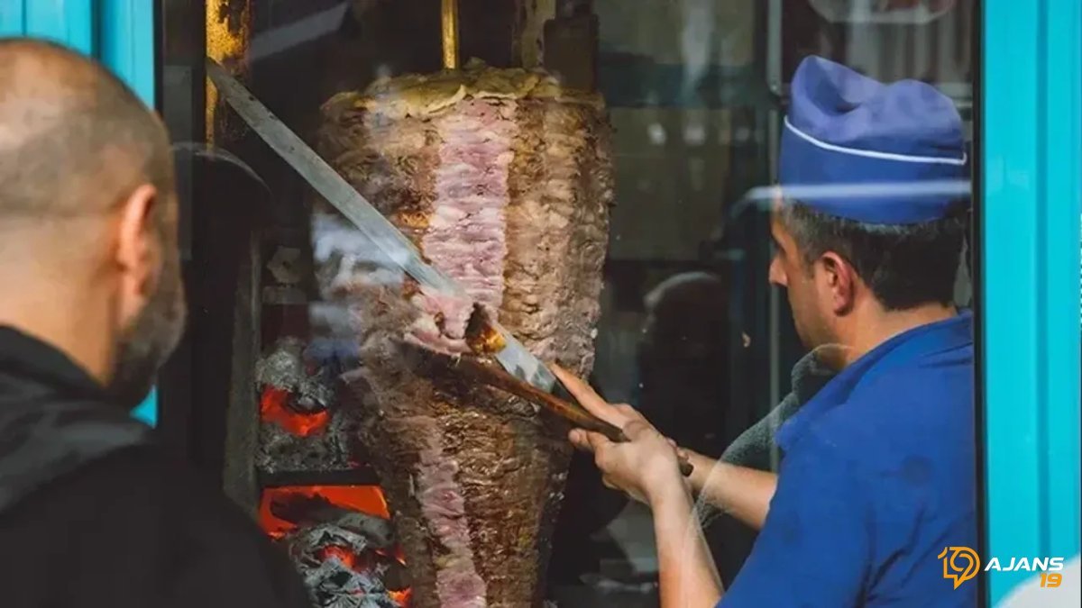 Çorum'da Döner Keyfi Tehlikede Mi? Bakan Yumaklı Açıkladı: Et Ürünlerine Yeni Doping Yasası Geliyor!