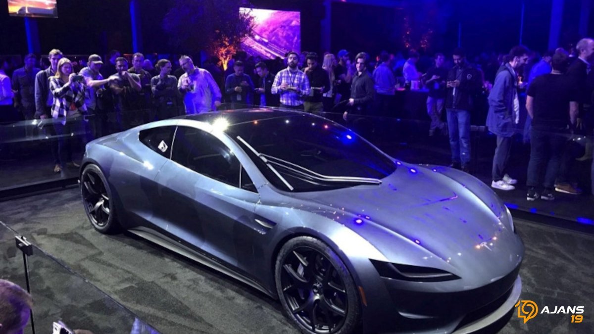 Tesla Roadster Sahneye Çıkıyor: 2017'den Beri Beklenen Devrim 1 Ekim'de!