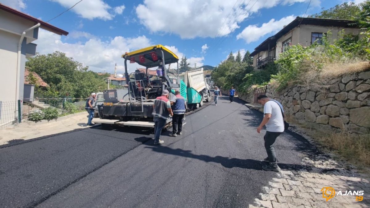 Çorum'dan Oğuzlar'a Dev Altyapı Hamlesi: Bin Ton Asfalt İle Caddeler Yeniden Doğuyor!