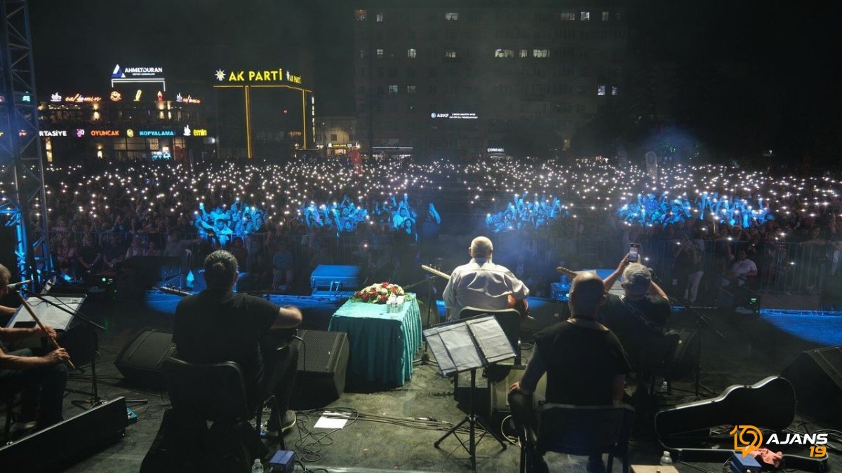 Binlerce Kişiyi Hipnotize Eden Melodiler Yükseldi: Festivale Damga Vuran O An!