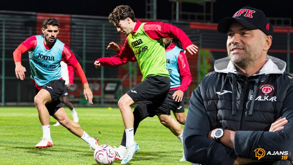 Burak Yılmaz'dan Arca Çorum FK Oyuncularına Sahada Şok İtiraf! 'Bu Performansla Başarı Gelir!'