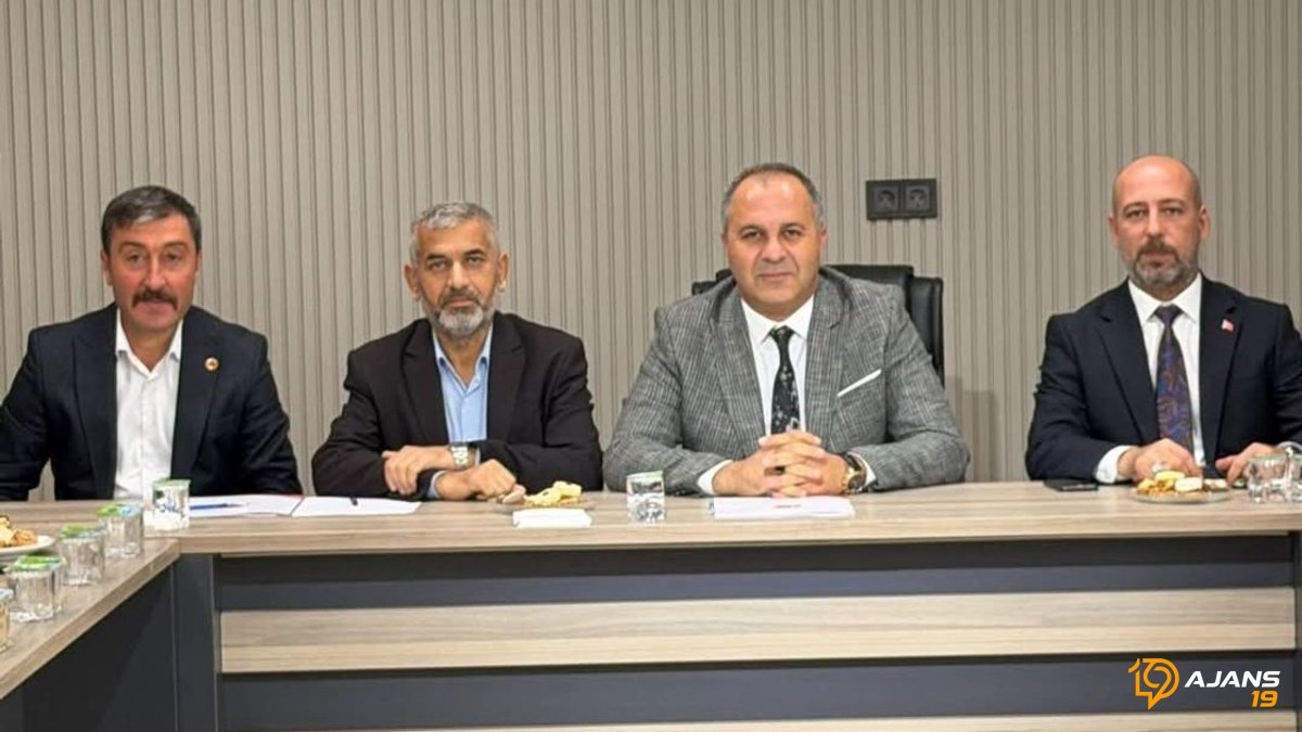 Muhtarlar Arenada! Çorum'da Siyasi Nabız Yoklaması MHP'de Başladı: Yıldırım Külcü'den Kritik Temas!