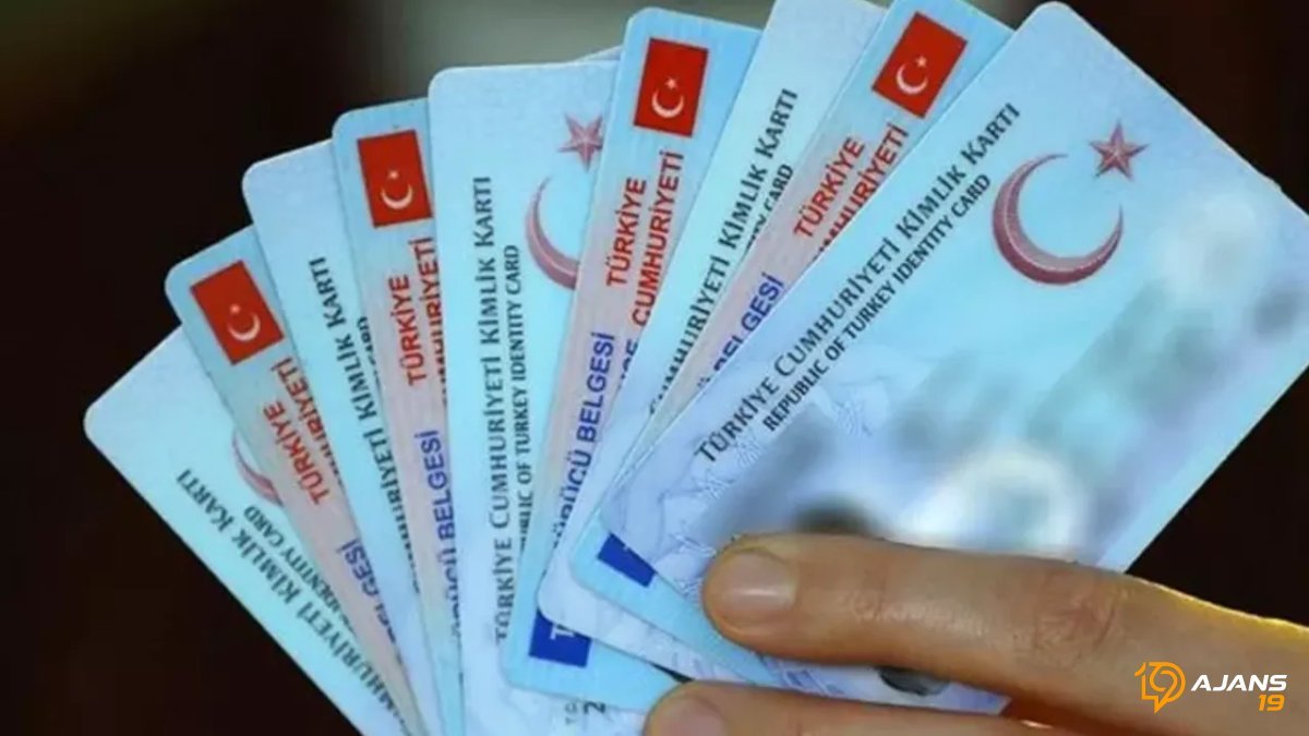 Cüzdanınızdaki Kimlik Kartı Geçersiz mi Oluyor? İşte 2027'ye Kadar Yapmanız Gerekenler!