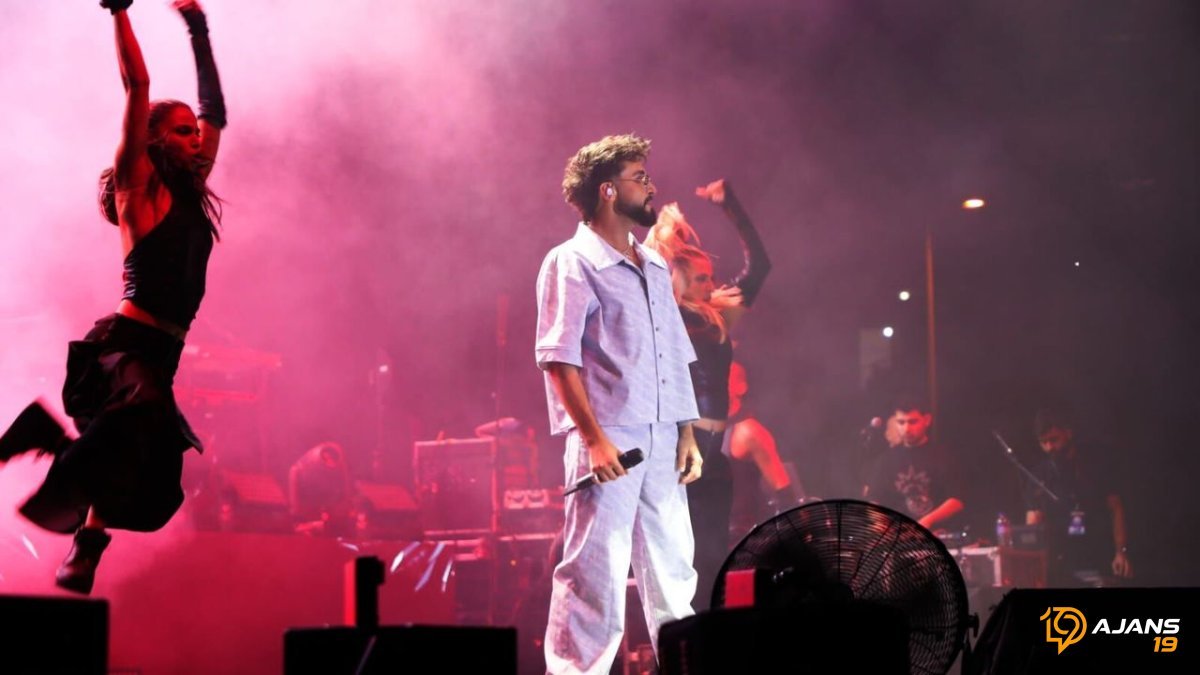 Sahne Işıkları Çorum'da! Sefo'dan 'Büyüleyici Gece' Sinyali: Beklenen Konser Başlıyor!