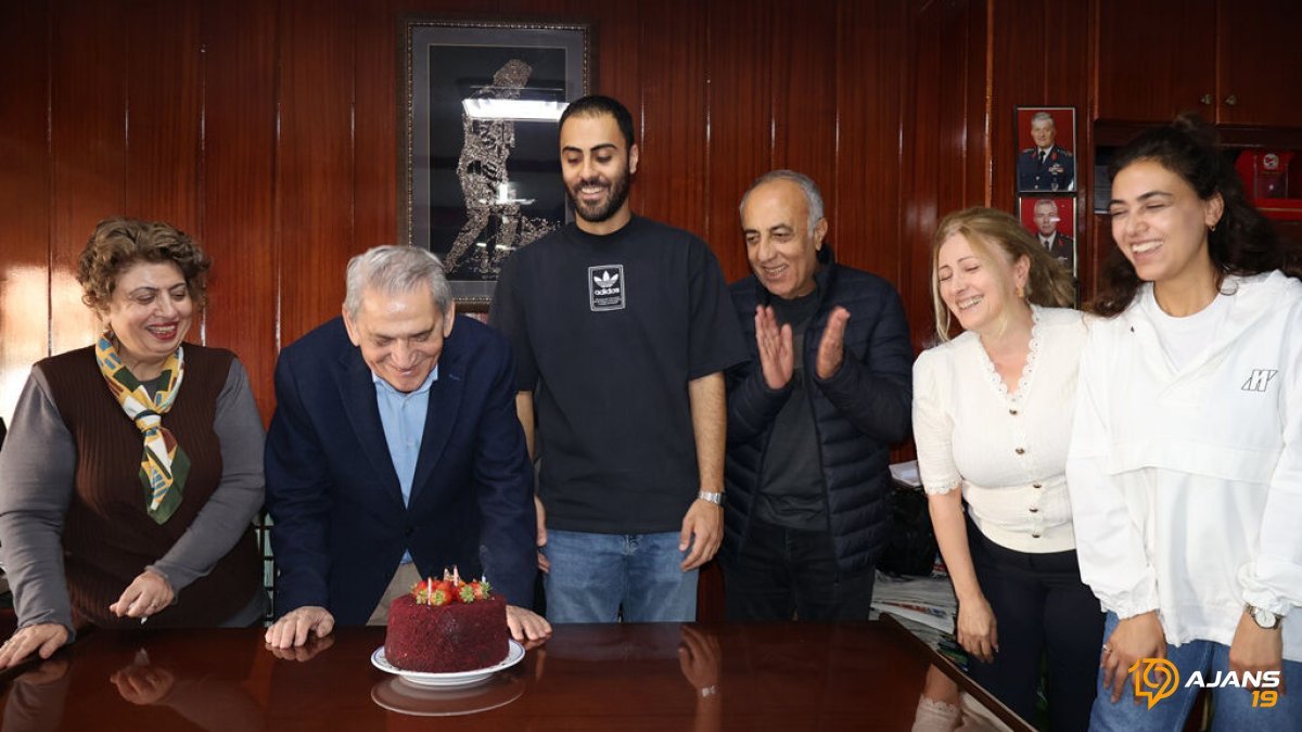Prof. Habib Akdoğan ile oğlu Utku’nun kutlamaları