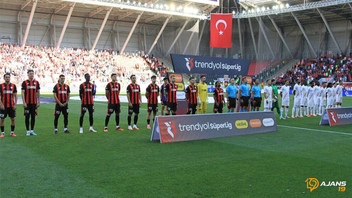 Devler Sahaya Dönüyor: Süper Lig'de Nefes Kesecek 7. Hafta Başlıyor! Küme Düşme Hattı Kaynıyor!