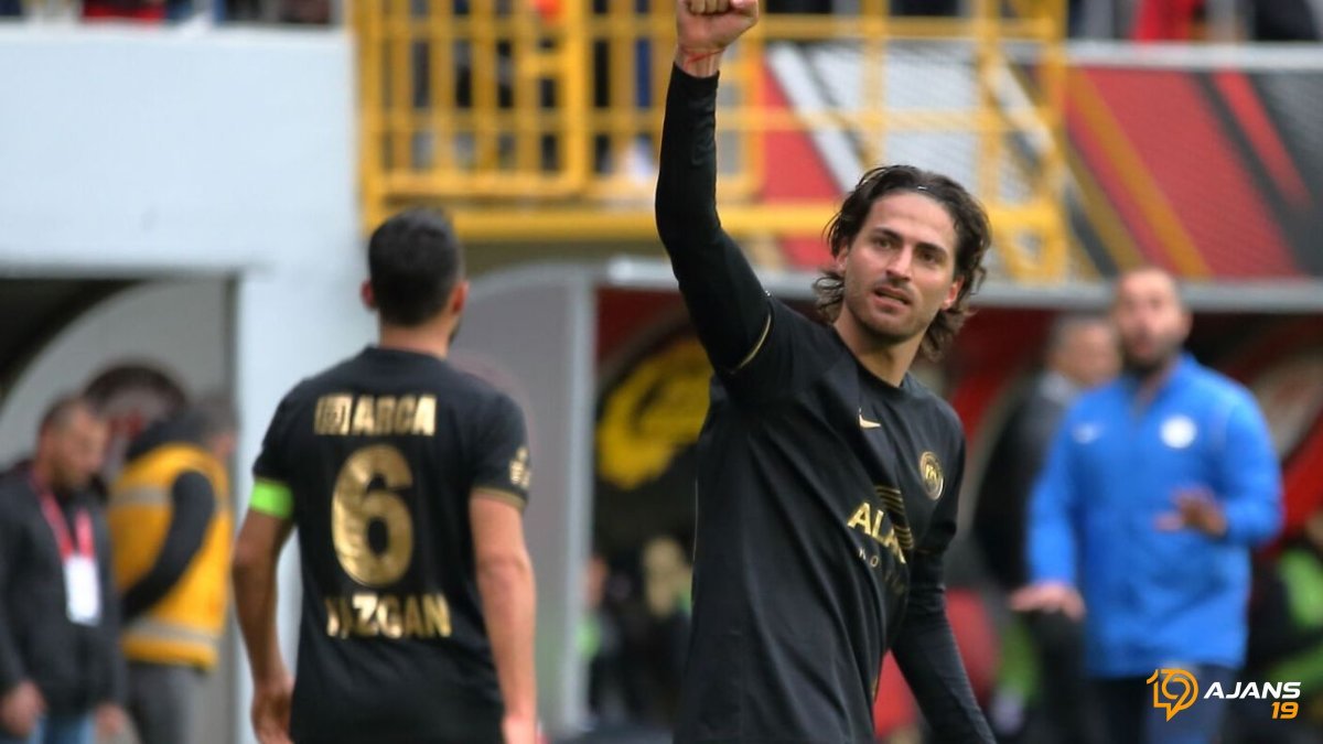 Antalyaspor'dan Bomba Transfer! Ahmet Sağat Kırmızı-Beyazlı formayı giyecek mi? Detaylar ŞOK Edecek!