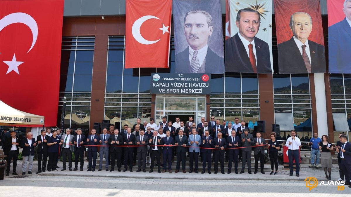 Osmancık'ta Su Perileri Sahne Alıyor: Kapalı Yüzme Havuzu ve Spor Kompleksi Kapılarını Araladı!