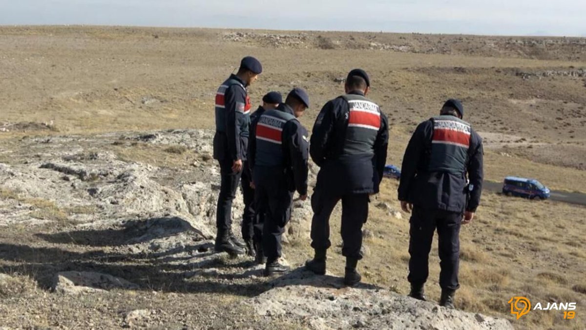 Tarihi Eser Kaçakçılarına Nefes Kestiren Darbe: Çorum'da Define Kazısı Yapanlar Suçüstü Yakalandı!