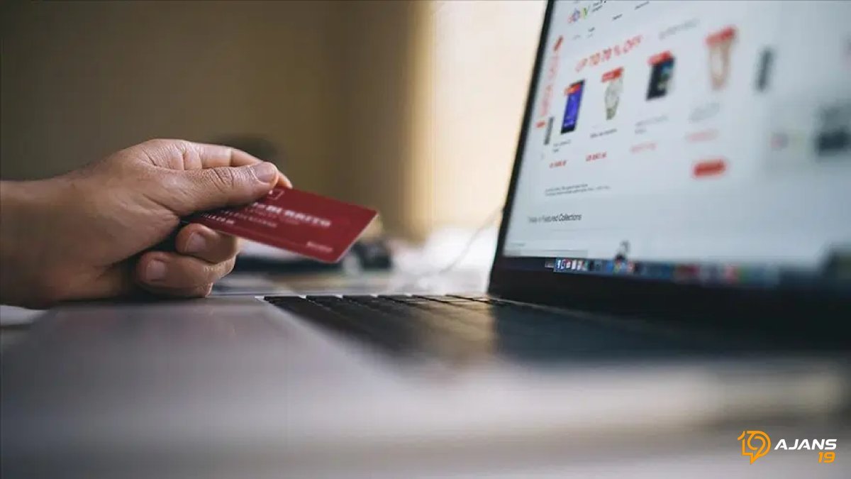 İnternet Alışverişinde 'Yalancı Cennet' Dönemi Kapandı: Sahte Yorumlara Büyük Darbe!