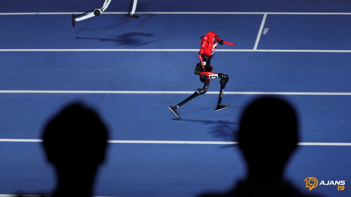 İnsanlığın Hız Sınırı Aşındı! Bolt'un Efsanevi Rekoru Artık Tarih: Robot 100 Metreyi Akıl Almaz Sürede Tamamladı!