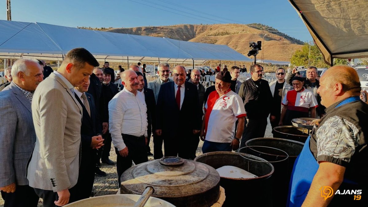 Vali Çalgan’dan Karaburun’a Ziyaret: Köy Düğününde Mutluluğa Ortak Oldu!