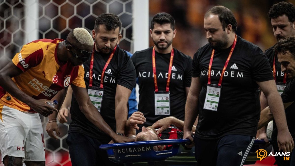 Sahada Nakavt Olup Sedye ile Götürüldü! Heyecan Doruklardaydı!