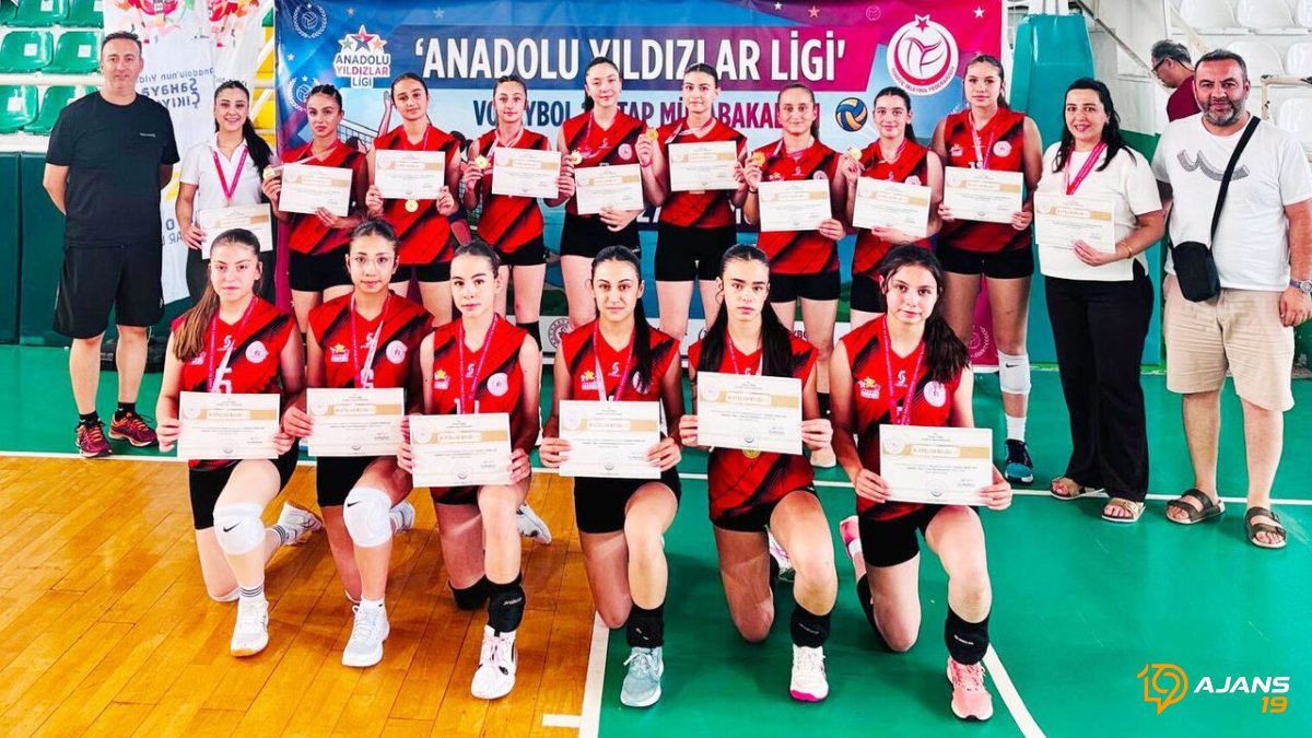 ANALİG Voleybolda Nefes Kesen Final Heyecanı! Çorum'un Sultanları ve Efeleri Pisti Kiminle Paylaşacak?