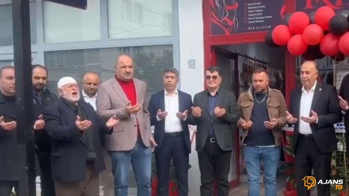 Alaca'da Geleneksel Açılış Viral Oldu: İç Giyim Mağazası Dualarla Hizmete Girdi, Tüm Türkiye Konuşuyor!