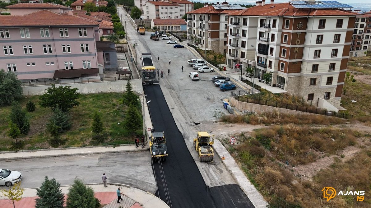 Dodurga'da Yollar Yeniden Doğuyor: 2 Bin Ton Asfaltla Devrim Niteliğinde Dönüşüm Başladı!