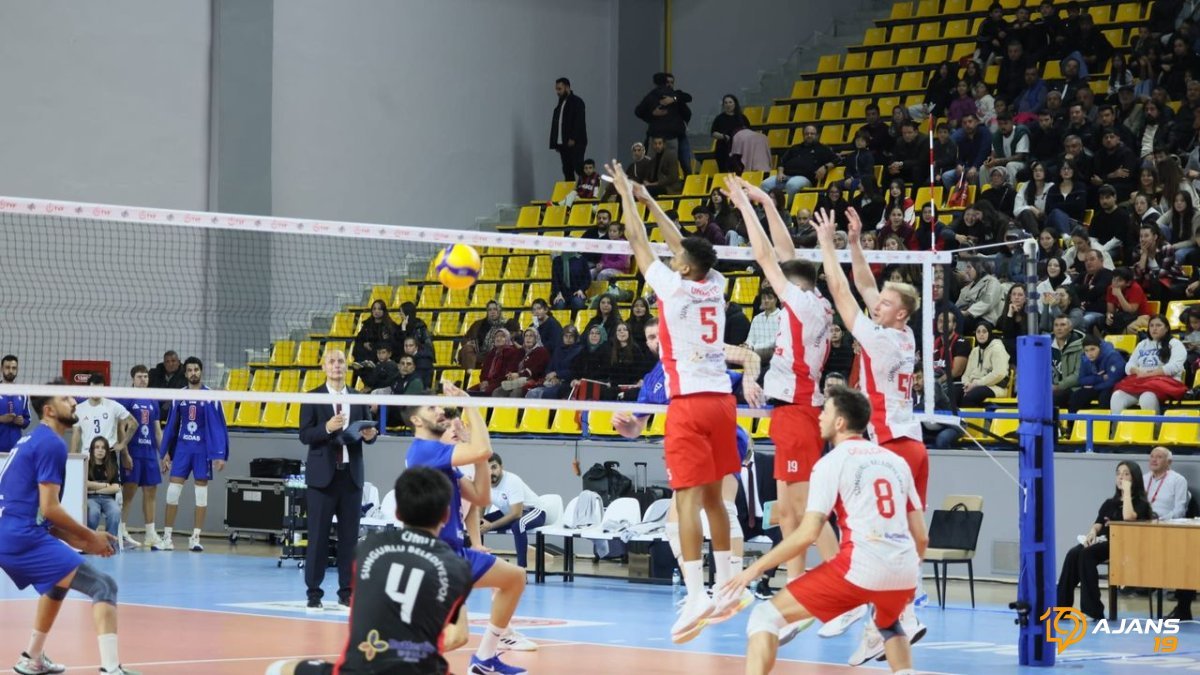 Efeler Ligi'ne ŞOK BAŞLANGIÇ! Sungurlu Belediyespor Evinde Umutları Yıktı: 1-3