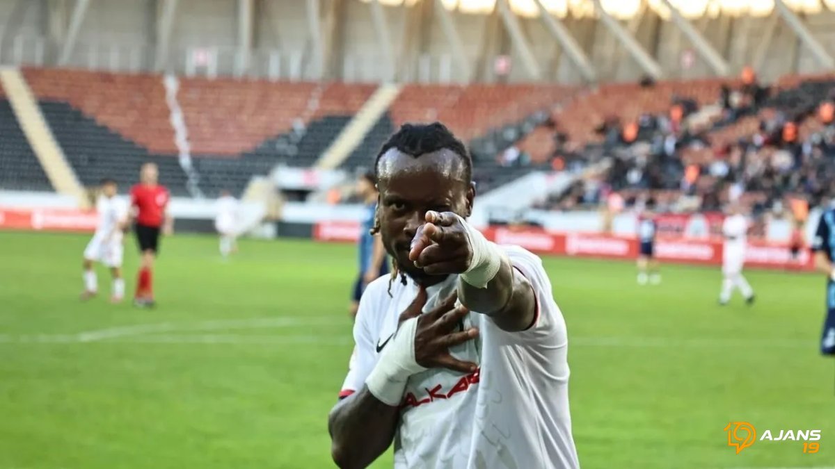 Arca Çorum FK'da Şaşırtan Karar: Eski Takım Arkadaşlarına Saldıran Yıldız, 1. Lig'de Kalıyor!