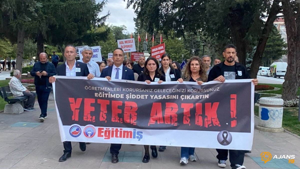 Okul Önünde Kan Donduran Saldırı Sonrası Eğitimde Şiddet İsyana Dönüştü: Çorum'dan Yürek Dağlayan Çağrı!