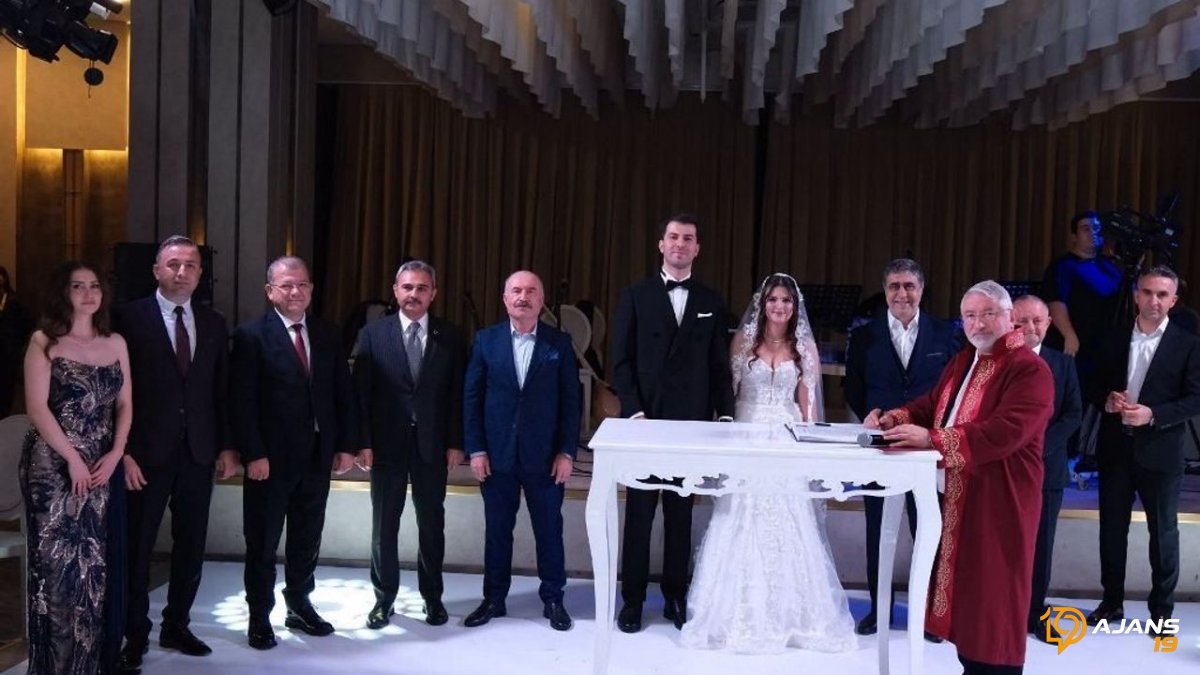 Çorum'un İki Ailesi Muhteşem Bir Düğünle Birleşti: Ali Dost ve Harun Böyük Ailelerinin Mutlu Günü!