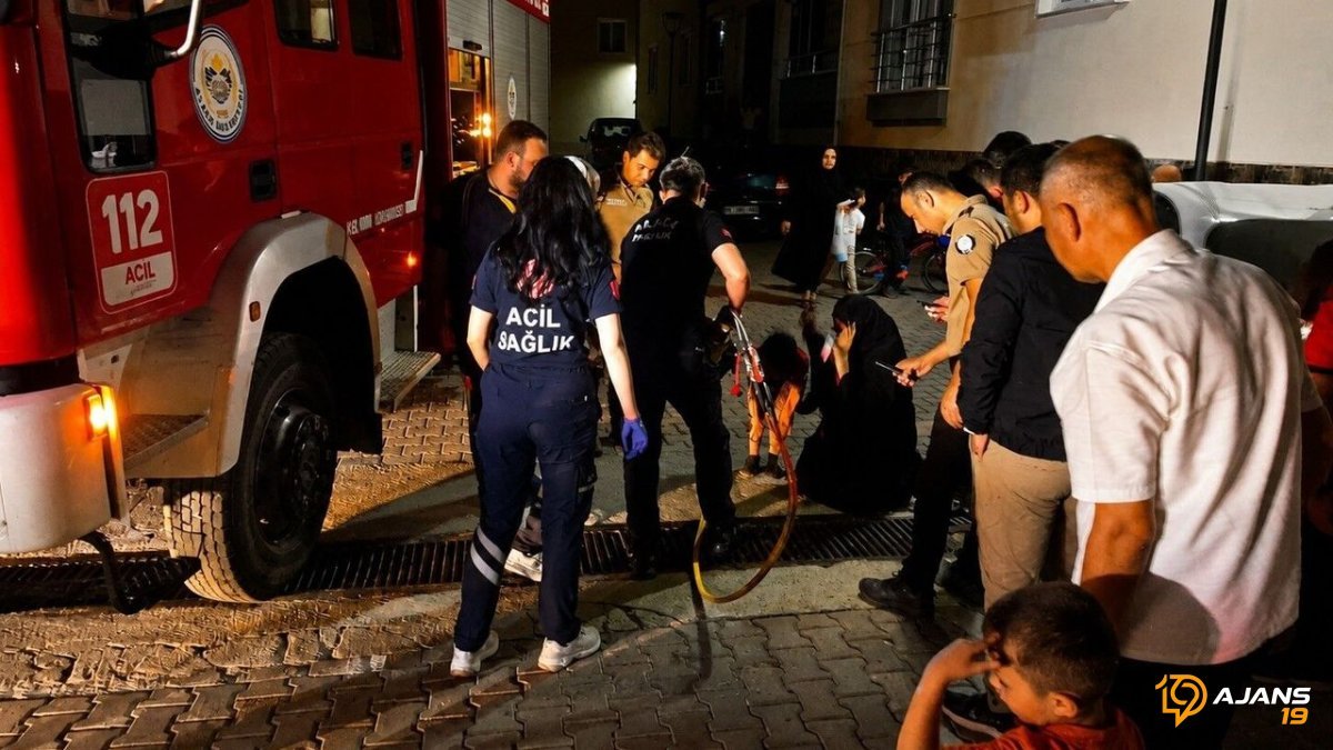 Oyun Parkında Dehşet Anları: Küçük Çocuğun Ayağı Canavarın Ağzında Kaldı! Ekipler Saniyeleriyle Yarıştı!