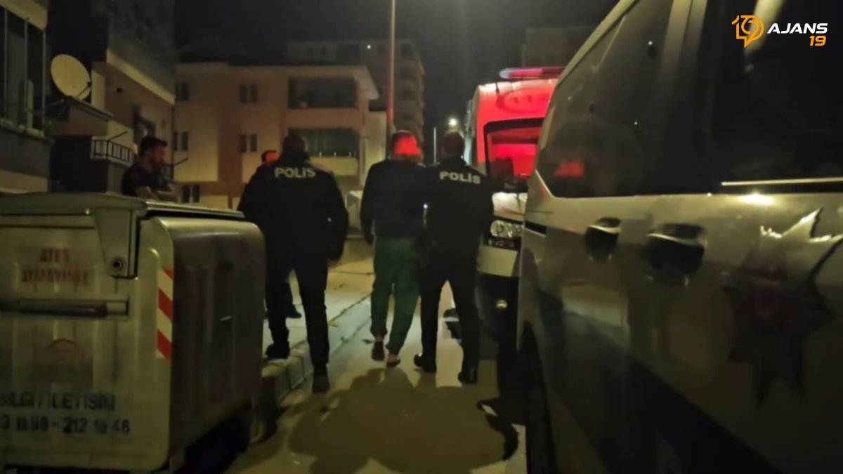 Çorum'da Yardım Ekiplerine Melodili Karşılama: İntihar İhbarı Üzerine Gelen Polise Şarkı Söyleyen Vatandaş