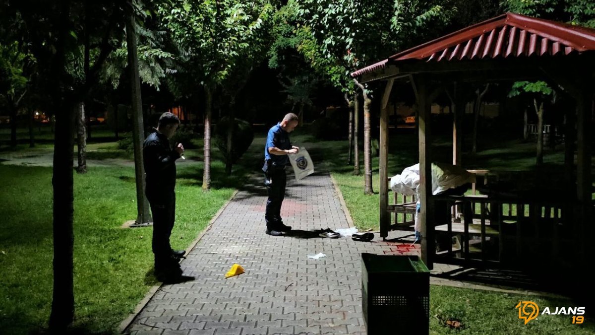 Çocuk Parkında Kan Donduran Anlar: Canlı Yayında Tüfekler Patladı, 2 Kişi Ağır Yaralandı!
