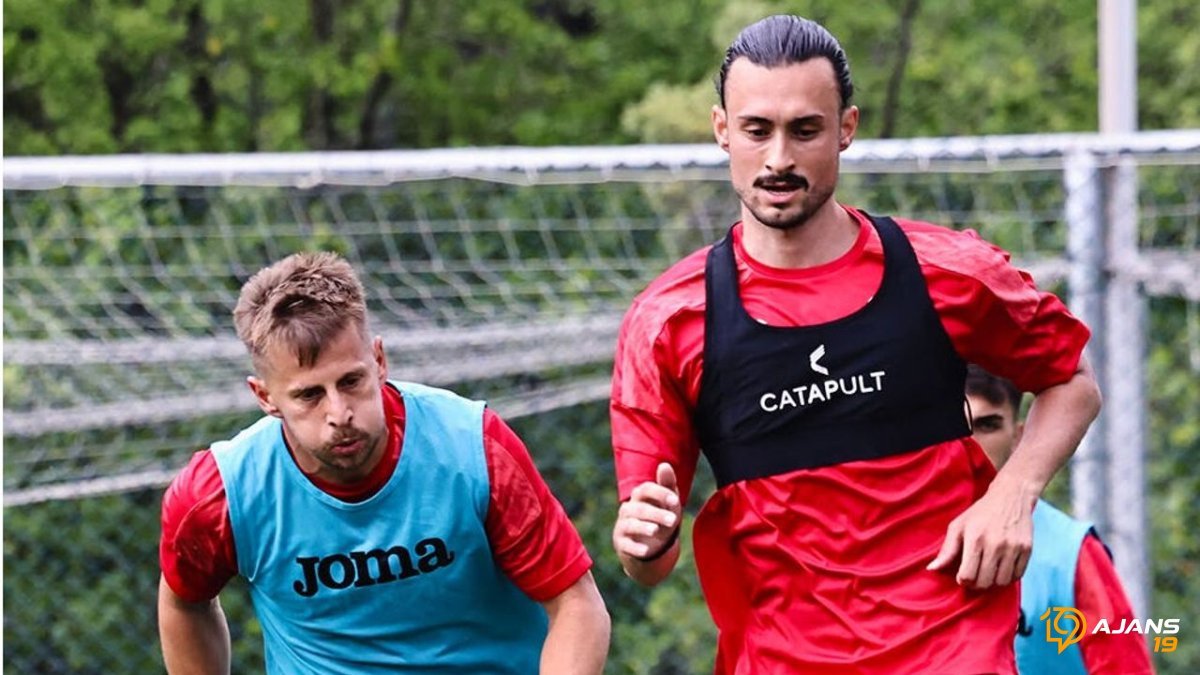 Arca Çorum FK'da Beklenmedik Dönüş: Hasan Emre Yeşilyurt Eski Takımına mı Gidiyor? Detaylar Ortaya Çıkıyor!