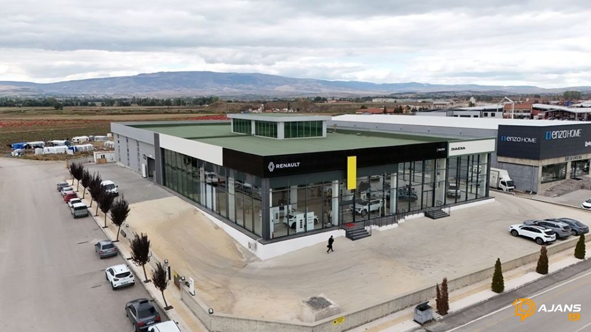 Çorum Otomotiv Pazarına Dev Yatırım! Evlüce Renault & Dacia Kapılarını Araladı: Fiyatlar ve Hizmetler Şaşırttı!
