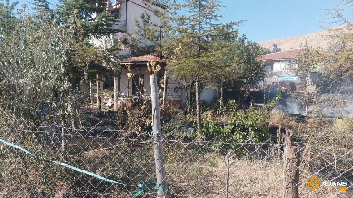 Alevler İçinde Bir Hayat: Kuru Ot Yangını Korkunç Bir Sonla Bitti!