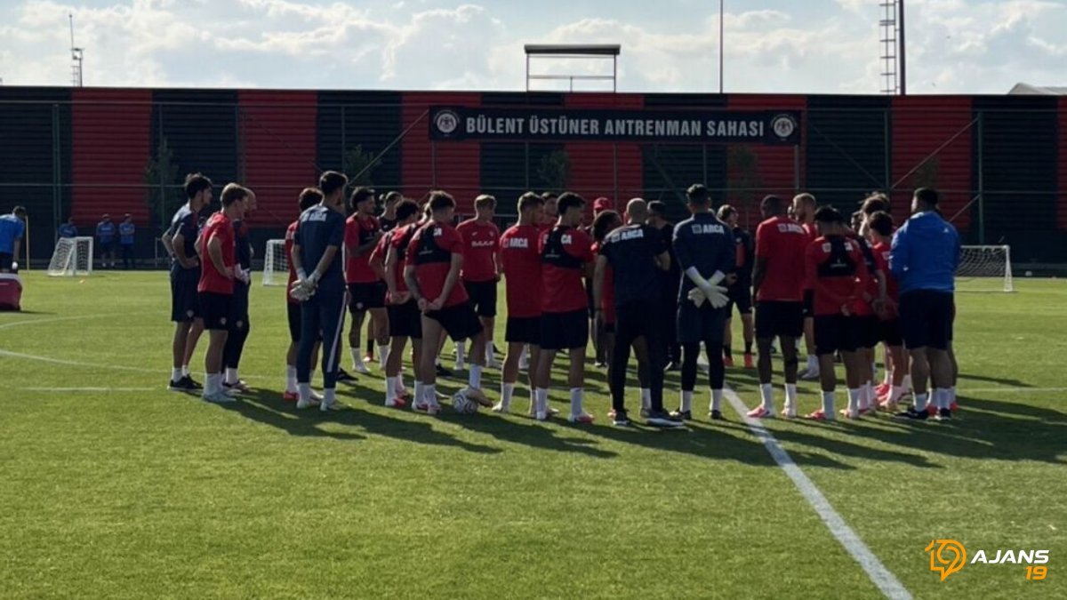 ARCA ÇORUM FK İÇİN YENİ DÖNEM BAŞLIYOR: GALATASARAY MAÇI İLE HEYECAN TAVAN YAPACAK!