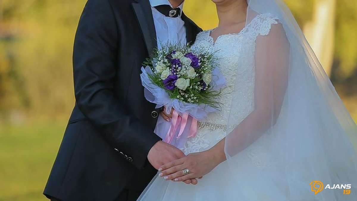 Yargıtay'dan 'Sifon Çekme, Işığı Yakma' Diyen Cimri Koca'ya Ağır Darbe: Eşinin Haklı Mücadelesi Sonuç Verdi!