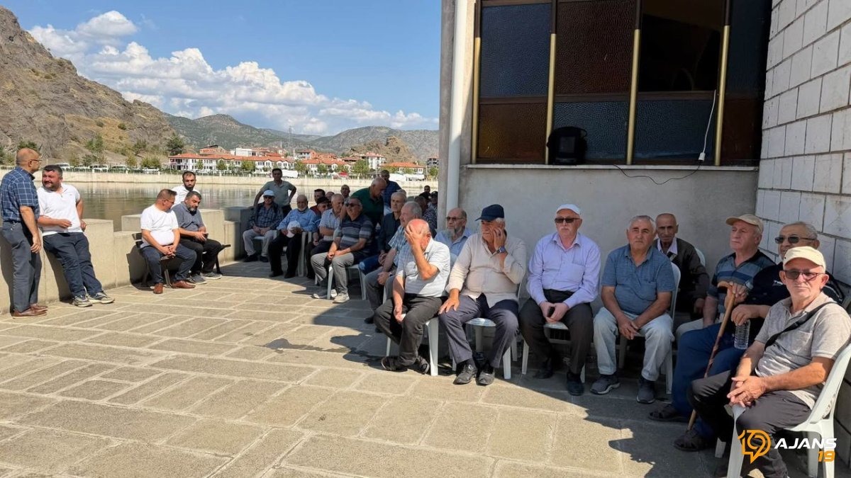 Tarihi Köprü Başındaki Camiye Büyük Operasyon: Nem Yıkacak Mı, Yenisi Mi Yükselecek?