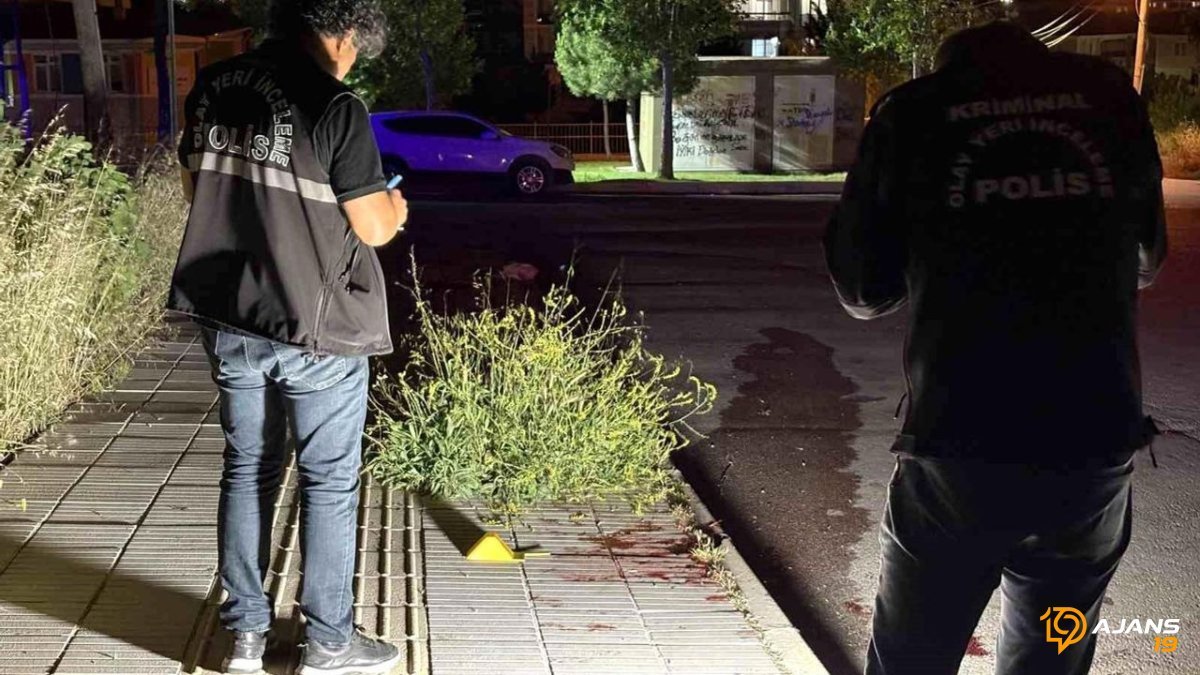 Sokak Ortasında Kanlı Hesaplaşma: Kavga Yerine Döndü, 2 Kişi Yarayla Kurtuldu!