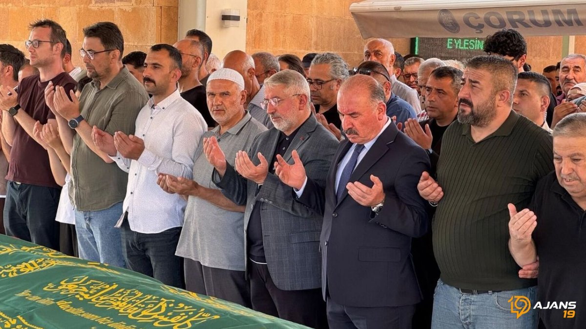 Siyaset Dünyası Yasta: Tanınmış Ailenin Acı Kaybı Toprağa Verildi!