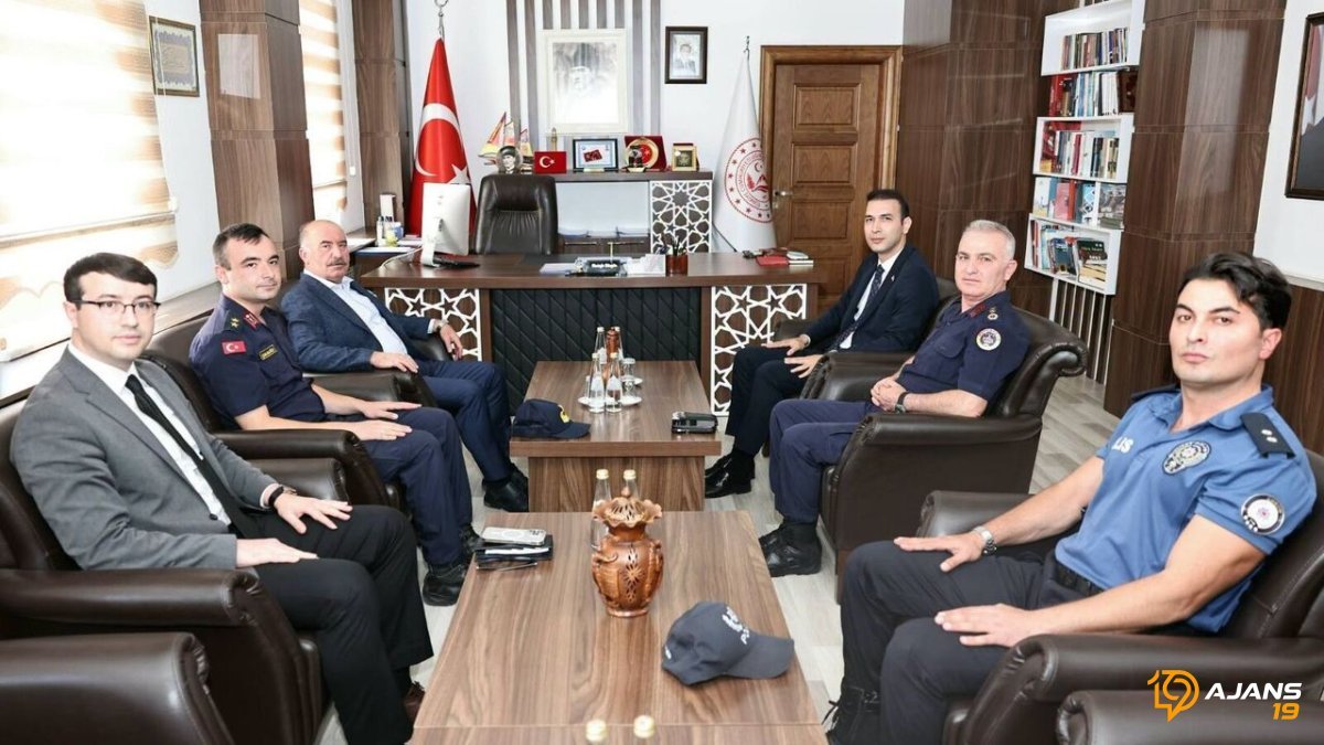 Çorum'da Kritik Toplantı: Yatırımlar ve Belediyecilik Hizmetleri Tam Kadro Masada!