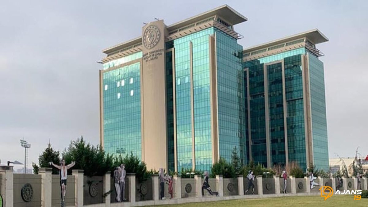 Gençlik ve Spor Bakanlığı'ndan Büyük Atılım: Çorum'a 3 Yeni Personel, Türkiye Geneli 190 Uzman İşe Alınıyor! Başvurular Başladı Mı?