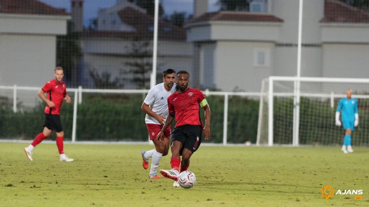 Antalyaspor Sürprizi! Çorum FK Gücünü Konuşturamadı: 2-1'lik Mağlubiyet Sahada Kaldı