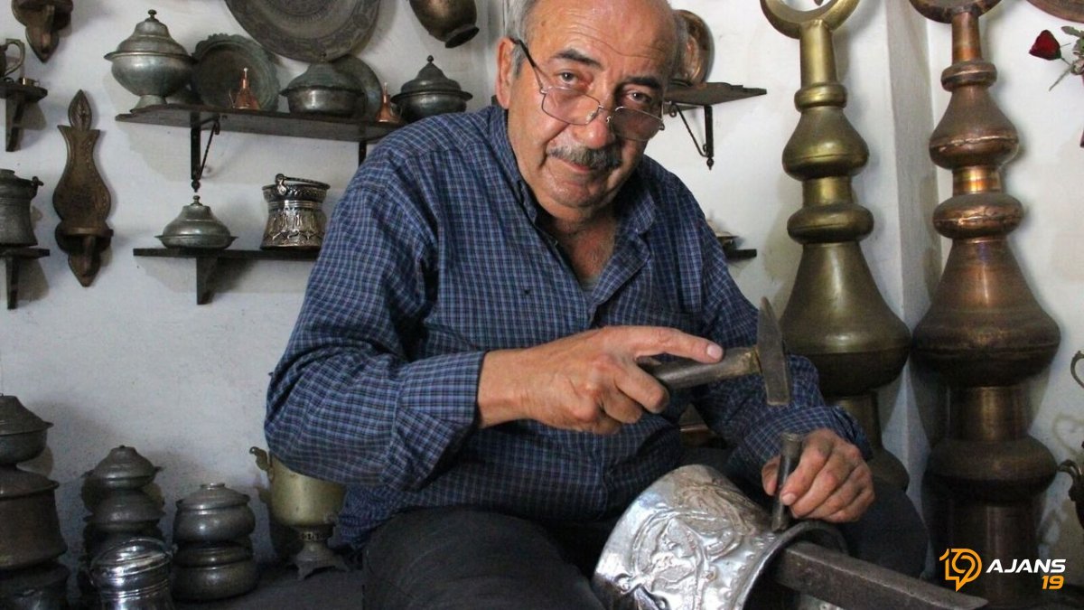 50 Yıllık Emektar Bakırcı Ustası Gözyaşlarıyla Son Yolculuğuna Uğurlanıyor: Çorum'u Hüzne Boğan Vefat!