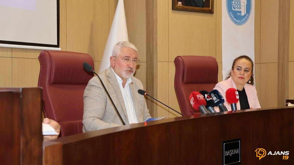 CHP'den Ayrılan Meclis Üyesine Çarpıcı Yanıt: 'Parti Kuracaksa İlk İş Yeni Bir Manifest Çıkarıp Çorum'a Göndersin!'