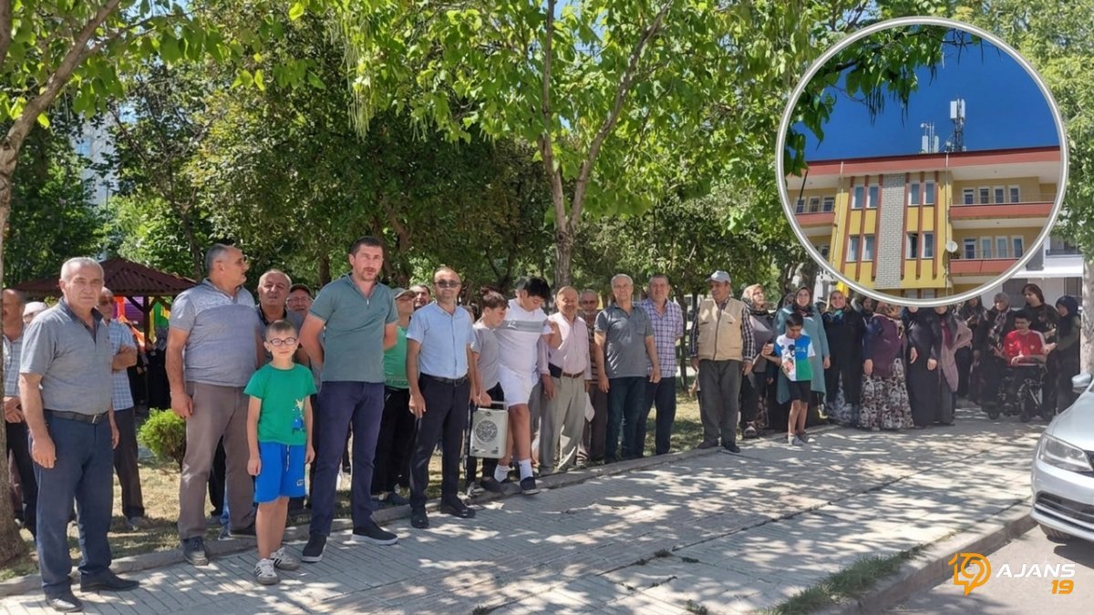 Buharaevler'de Gökyüzü Değişti: Apartmana Yerleşen Sinyaller Mahalleliyi İsyan Ettirdi! 'Sağlığımızdan Endişeliyiz!'