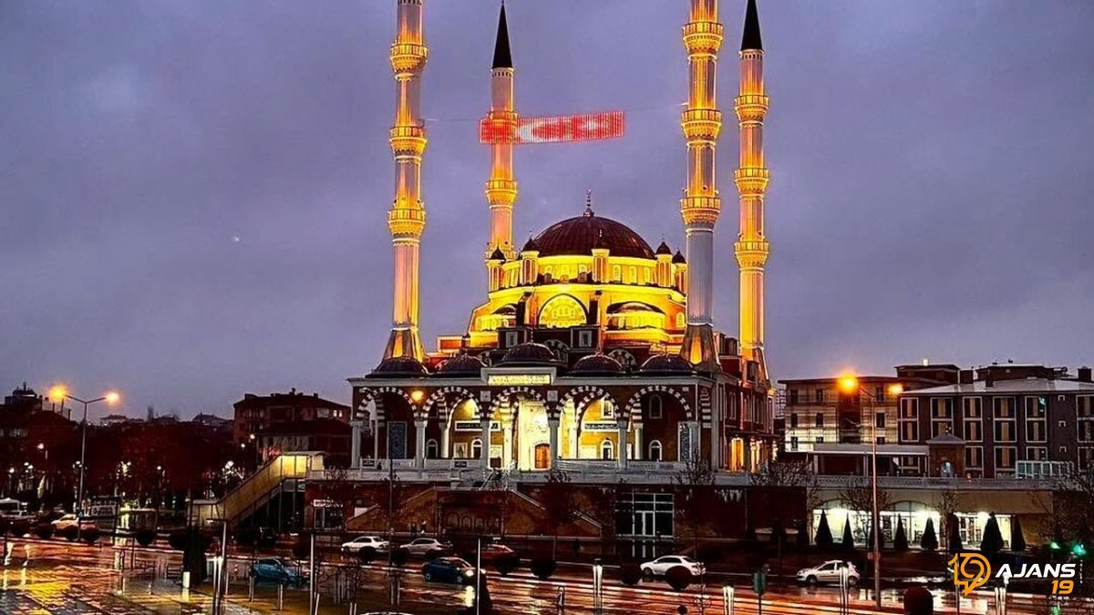 Geceleri Bile Aydınlık Kalacak! Diyanet'ten Camilere Yönelik Tarihi Karar: Işıklar Asla Sönmeyecek!